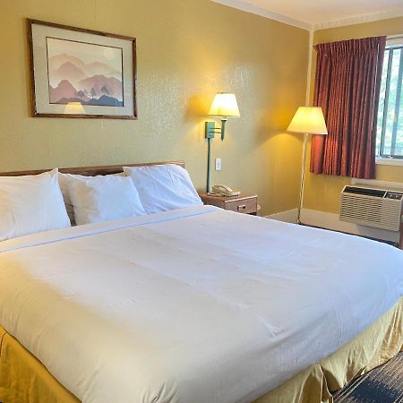 Smokies Inn - New Linens & Ultrafast Wifi - Friendliest Hospitality Guaranteed! Kodak Dış mekan fotoğraf